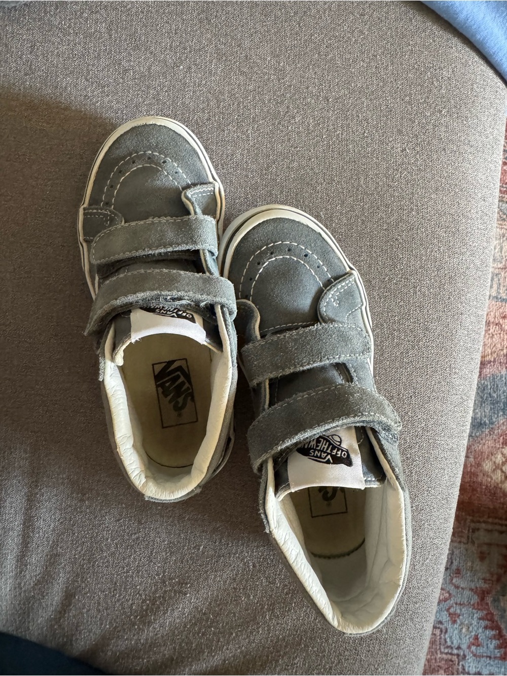 Vans Kids Suede Velcro Sneakers in Gray
